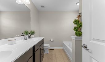 2804 Pointe View Dr, Adams Twp., PA 16046