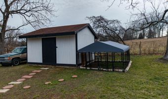 1705 Lakeview Dr, Ava, MO 65608