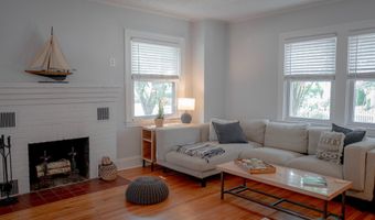 301 ADAMS St B, Annapolis, MD 21403
