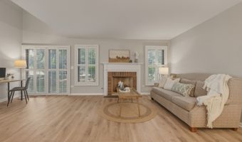 1934 N Charter Point Dr, Arlington Heights, IL 60004
