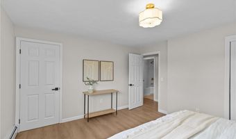 21 Hope Hill Ter, Cranston, RI 02921