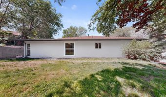 2704 Palo Alto Dr NE, Albuquerque, NM 87112