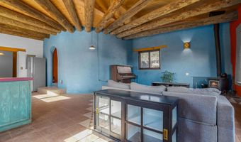 803 Highway 522, Arroyo Hondo, NM 87529