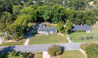 106 Collier Dr, Albertville, AL 35951