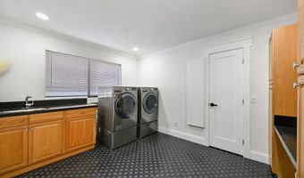 4367 Summit Dr, La Mesa, CA 91941