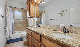 2104 Buffalo Ln, Altus, OK 73521