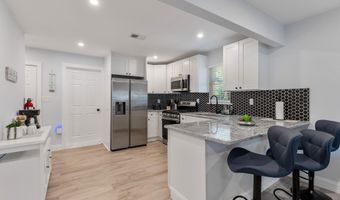 7 Lafayette Ave, Del Haven, NJ 08251