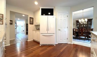 39 Wickendon Ct, Amherst, NY 14221