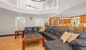 825 Woonsocket Hill Rd, North Smithfield, RI 02896