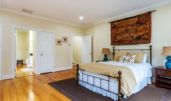 7 Gibson Ave, Narragansett, RI 02882