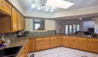 809 Colonial Ct, Carlsbad, NM 88220