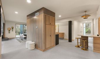 8830 NW 35th St, Ankeny, IA 50023