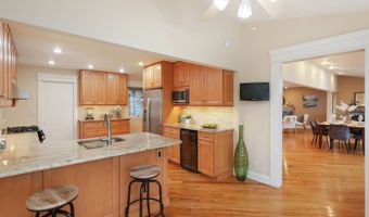 6 Harbor View Dr, Atlantic Highlands, NJ 07716