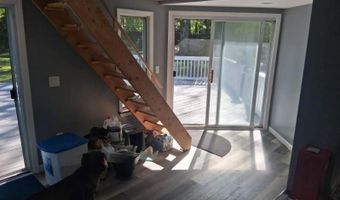 81 Union Ave, Amityville, NY 11701