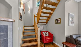 1011 Canyon Park Dr, Ashland, OR 97520