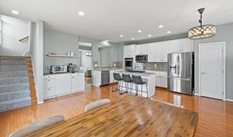 24687 KINGS CANYON Sq, Aldie, VA 20105
