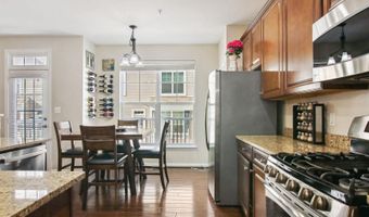 24650 CARIBOU Sq, Aldie, VA 20105
