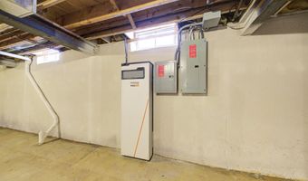 825 Brookside Dr, Ann Arbor, MI 48105