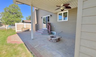 209 10th Ave NW, Bowman, ND 58623