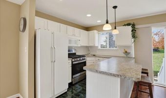 7 Lucia Ct, Aberdeen, NJ 07747