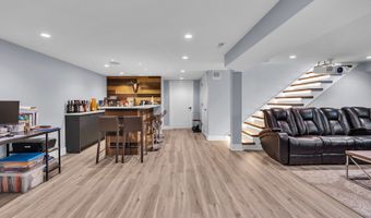 957 N HOWARD Ave, Addison, IL 60101
