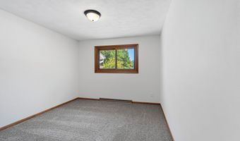 2407 S CLOVER Ln, Appleton, WI 54915