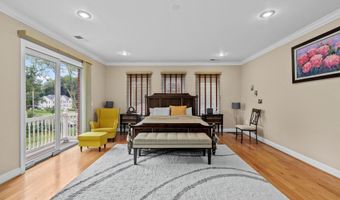 7230 BEVERLY St, Annandale, VA 22003