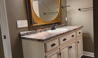 57 Brandon St, Baxley, GA 31513