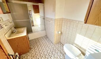 101 Morrisey Ave, Avenel, NJ 07001