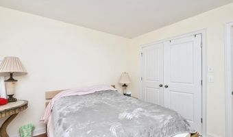 8312 UPPER SPRING Ln, Annandale, VA 22003