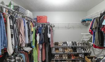 1204 Crestbrook Dr, Albertville, AL 35950