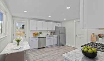 35 Church St, Allentown, NJ 08501