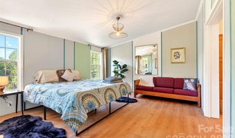 298 Wolf Xing, Bakersville, NC 28705