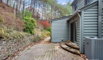 211 W Sondley Dr, Asheville, NC 28805