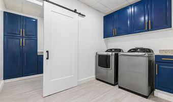 6801 CAPRI Pl, Bethesda, MD 20817