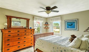 8 Halsey St, North Providence, RI 02911