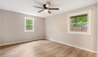 16 Amesbury Ln, Bella Vista, AR 72715