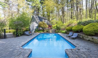 8 Morgan Rd, Canton, CT 06019