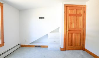 671 Essex St, Bangor, ME 04401