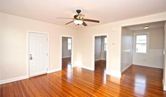 668 Thames St 2, Newport, RI 02840