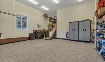 35 TIMBERLAND Dr, Lincoln, RI 02865