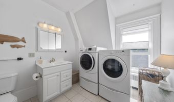 208 High St, Belfast, ME 04915