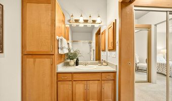 920 Mountain Meadows Cir, Ashland, OR 97520