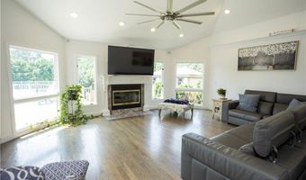 9 Katelan Ct, Cranston, RI 02921