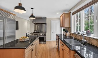 3 Seten Cir, Andover, MA 01810