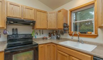 511 3rd St, Alpha, MI 49902