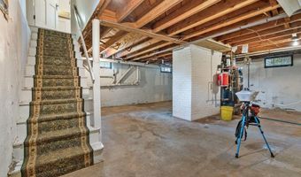5 Phillips Rd, Falmouth, ME 04105