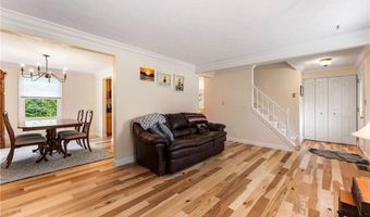 3827 Nautilus Trl, Aurora, OH 44202