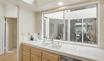 8925 Circle R View Ln, Escondido, CA 92026