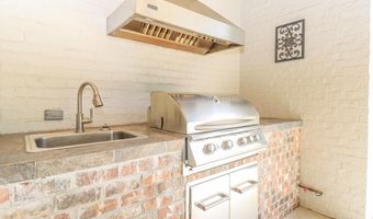 170 Fallen Oak Dr, Brandon, MS 39047
